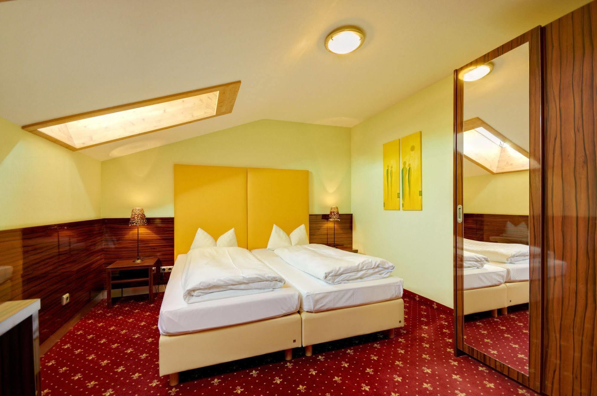 Landhotel Hallnberg Walpertskirchen Zewnętrze zdjęcie